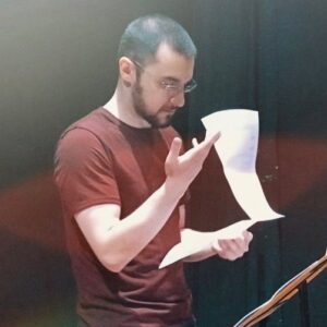Karim Musa Instagram - È uscito un video sul canale.
Dovrei scrivere almeno 40 righe di testo per spiegarvi il piacere che ho avuto lavorando con questi Artisti, con la splendida produzione e con il caldo che ci stava uccidendo.

Lascerò parlare le foto.