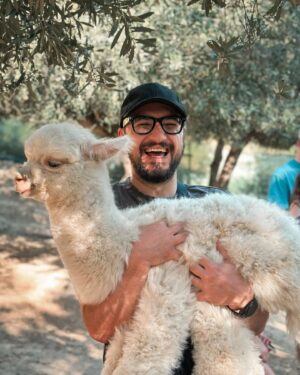 Karim Musa Instagram - Luna dice di scrivere "Road Trip Photo Dump" ma io sono antico e voglio scrivere "vacanze 2023"

Siamo tornati.
Si, quel bambino con le guance sono io.

PH @lunamenodieci