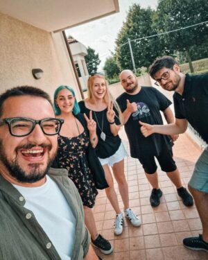 Karim Musa Instagram - Luna dice di scrivere "Road Trip Photo Dump" ma io sono antico e voglio scrivere "vacanze 2023"

Siamo tornati.
Si, quel bambino con le guance sono io.

PH @lunamenodieci