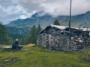 Karim Musa Instagram - Io che mi godo la pioggia in Valtellina.