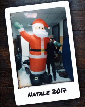 Karim Musa Instagram - - Natale 2017 - Mi è stato regalato un Babbo Natale gigante.

- Natale 2020 - È stato ritrovato il corpo di un Babbo Natale gigante.

Sono ancora aperte le indagini.