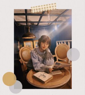 Karin Isobe Instagram - .

#📚 #🗞

.
#ショートヘア #ヘアアレンジ 
#ショートヘアアレンジ 
#ショートヘア女子 #めがね女子