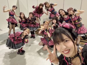 Karin Takahashi Instagram - Shout out Live!!!

これでさいごかな！

ななみん、ちょうかわいい☺︎
推し☺︎笑

らなちゃもいっぱはなせた〜はぴはぴ〜！！

かおるんは控え室の席が前後だったんだけど、いっぱい話せたし、すごい話聞いてくれて、こっそりママ……👶っておもった。

志貴くんと写真撮りたかったけど、スマホ持ってなかったから「一緒に写真に写りたいけどスマホないんです撮ってください！」ってお願いしたら撮ってくれた。
私へんなやつすぎたけどやさしい。。。

大集合も撮ってくれるねこさん。

出番の関係で写真撮れなかった子もいて悲しみ……。
またライブで一緒になれるといいな。

たくさんの先輩たち、仲間たちに支えられて、楽しいライブができました！
プロデューサーさんも応援してくれてありがとう！！