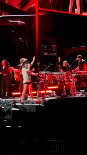 Karina DePiano Instagram - we. have. so. much. fun. 22 feat. glitter hands with @sam_mcdub ❤️💋🌹❣️💥💃🏽🍓🍒💄🐞

🎥: @meiquinn ✨

#taylorswift #theerastour