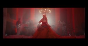 Karina DePiano Instagram - I BET YOU THINK ABOUT ME!! 🌹💋

Feeling so honored and proud to be a part of Taylor’s new music video! Catch me hip swaying and keys playing!!!! Cheers to @taylorswift and @blakelively ❤️

Also lol this is my first music video 😂