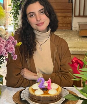 Karina Gidi Instagram - El 2 de febrero mi Sofi cumplió 21 años. No tengo mas que agradecer la suerte inmensa que tengo de ser tu mamá. Te adoro sin medida y te admiro profundamente, belleza. ¡Feliz cumpleaños! @sofi_swis