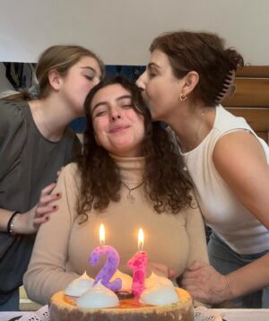 Karina Gidi Instagram - El 2 de febrero mi Sofi cumplió 21 años. No tengo mas que agradecer la suerte inmensa que tengo de ser tu mamá. Te adoro sin medida y te admiro profundamente, belleza. ¡Feliz cumpleaños! @sofi_swis