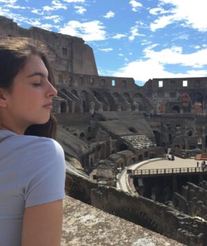 Karina Gidi Instagram - El 2 de febrero mi Sofi cumplió 21 años. No tengo mas que agradecer la suerte inmensa que tengo de ser tu mamá. Te adoro sin medida y te admiro profundamente, belleza. ¡Feliz cumpleaños! @sofi_swis