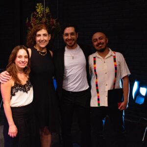 Karina Gidi Instagram - Un poco de todo este mes de junio. Desde la graduación de los grupos de 6o en CasAzul, la presentación del libro Las Larvas de Vero Langer en la @filco_coyoacan, la develación de placa de “Cero” de Ingrid Cebada, mi hermana Claudia en modo Blanca Nieves, algo de mis rutinas de salud, y mi pasión por los desayunos. 
Se está terminando la primera mitad del año, compas. Abrazos y cariños.