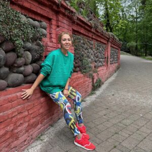 Karina Koks Instagram - Фото ароматизировано,потрите пальцем чтобы ощутить аромат весны в горах 🪻