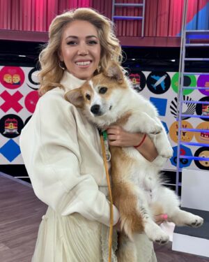 Karina Koks Instagram - Увидеть милую мордочку собаки едва схватившись за телефон с утра,порой бывает лучше любых новостей. 
Потому что можно невольно улыбнуться и продолжить улыбаться весь день! 🐶