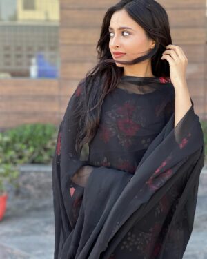Karishma Sawant Instagram - Ramadan Kareem 🙏😊