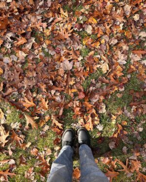 Karissa Lee Staples Instagram - Wicked Basic New England Fall Photos! 💁🏼‍♀️🍂