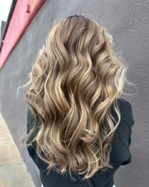 Karissa Lee Staples Instagram - How lucky I am that my boyfriend’s mom is such a talented hair colorist! 🥹❤️ @helenastylist @salonhelena