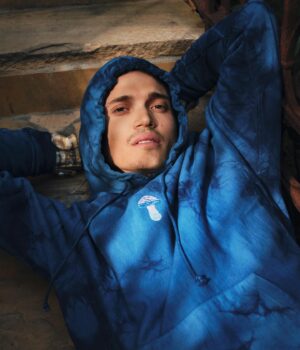Karl Glusman Instagram - from a @mrporterlive interview i did back when we were still allowed outside... i think there are more pics on their site.🕴