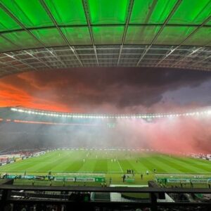 Karl Lauterbach Instagram - Ein unglaubliches Panorama im Stadion. Der Himmel ist wie gemalt.

Herzlichen Glückwunsch. Aus Vizekusen wird Doppelkusen! Respekt für den FCK. Sehr kämpferisch, fair und und ein echt gefährlicher Gegner.