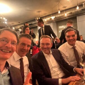 Karl Lauterbach Instagram - Der Abend klingt aus bei der Münchener Sicherheitskonferenz.