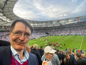 Karl Lauterbach Instagram - Schade. Deutschland im Pech. Der Sieg wäre verdient gewesen…