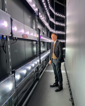 Karl Lauterbach Instagram - Heute im #ZDFMorgenmagazin zum Thema #Ärztegipfel. Heute werden die niedergelassenen Ärzte bei mir Gast sein. Es geht um Einkommen und Bürokratie.

https://www.zdf.de/nachrichten/politik/deutschland/lauterbach-aerzte-mangel-hilfen-krisengipfel-100.html