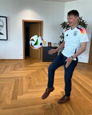 Karl Lauterbach Instagram - Schon beim Aufwärmen für heute Abend…