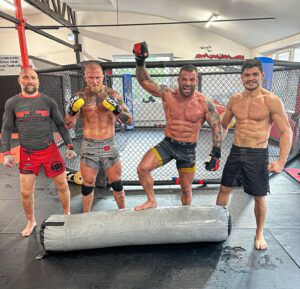 Karlos Vémola Instagram - 👊 Sparing v @mmamonstergym 👊