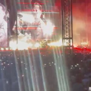 Karolína Krezlová Instagram - Tak tohle byla nejdelší a nejneplánovanejší oslava narozenin, jakou jsem mohla mít. Prochazim si fotky a je neskutecny, co se dá za dva týdny stihnout. Díky 🤩

#foreverbirthday 
#flowerlover