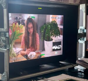 Karolína Kubánková Instagram - Už je zo mňa Kristína Piltzová 🤓🎥 #zlatarybka #newproject #tvjoj #nakrucame