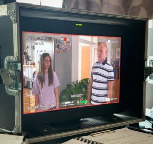 Karolína Kubánková Instagram - Už je zo mňa Kristína Piltzová 🤓🎥 #zlatarybka #newproject #tvjoj #nakrucame
