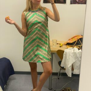Karoline Hamm Instagram - Fra kæmpe stor knold til kæmpe kort hår fordi @annecathri åbenbart kan få mig til alt 💞 @carmencurlers = jobbet hvor du altid kommer hjem med sindssygt flot (og stort) hår