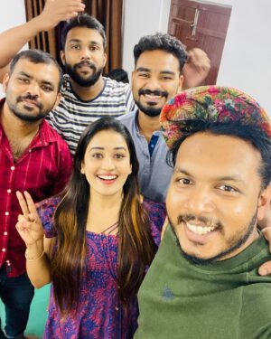 Karthik Surya Instagram - കുറച്ചു മുന്നെ കണ്ടു മുട്ടേണ്ടവറായിരുന്നു ഞങ്ങൾ 😁😜