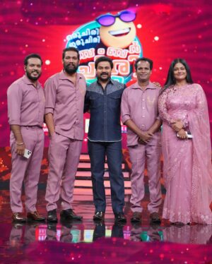 Karthik Surya Instagram - Fanboy Moment🥹

ആദ്യമായി ഞാൻ തിയേറ്ററിൽ പോയ് കാണുന്ന സിനിമ പഞ്ചാബി ഹൗസ് ആണ്. അന്ന് മനസ്സിൽ തോന്നിയ ആഗ്രഹം ആണ് എന്നെലും ദിലീപ് ചേട്ടനെ ഒന്ന് നെരിട്ട് കാണണം എന്നത്.

ഉഫ് ചേട്ടൻ സ്റ്റേജ് ഇൽ കേറി വന്നപ്പോൾ ശെരിക്കും അഡ്രിനാലിൻ റഷ് ആയിരുന്ന് ഗയ്‌സ്.

അപ്പൊ ഈ പടം ഒരു ഓർമയ്ക്കായി ഇവിടെ കിടന്നോട്ടെ.

ആകപ്പാടെ ഒരു വിഷമം അന്നേരം വ്ലോഗ് എടുക്കാൻ പറ്റിയില്ലല്ലോ എന്നതാണ്. പക്ഷെ നമ്മൾ ലാലേട്ടനെ എന്നെലും കാണുമ്പോ അന്ന് നിങ്ങളും വ്‌ളോഗിലൂടെ എന്നോടൊപ്പം ഉണ്ടാവണം എന്ന് ഉണ്ട്.

ആ ആഗ്രഹവും ഒരു ദിവസം നമ്മൾ നടത്തും ഗയ്‌സ്.
Dare to Dream
♠️♥️♣️♦️
#karthiksurya #dileep #dileepettan #fanboy