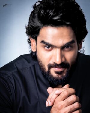 Kartikeya Gummakonda Instagram - Tell your eyes to be confident,
The rest follows..

Clicked by @rajapranay 
Styled by @anushapunjala ; outfit @pareshlambasignatures
Hair by @salonkoniki 
Makeup @sureshvemula_