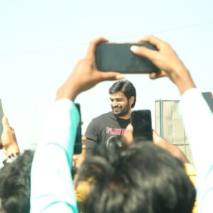 Kartikeya Gummakonda Instagram - Had a great time at Guntur promoting  our #bedurulanka2012 
Along with our 
#Chitra @iamnehashetty ..
The energy of @mahotsav_2k23 
at @vignanuniversityofficial was 🔥🔥..