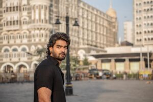 Kartikeya Gummakonda Instagram - Vechi untanu kada varaku 🎻🎻

Shot by @rishabhkphotography
Hair & Makeup by @salonkoniki ( @vicky_patil04 @adeshmalwankar )