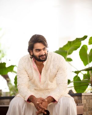 Kartikeya Gummakonda Instagram - పండగ పూట 🥭🌴🎋

Outfit :- @sagartenali 
📸 :- @the_pixel_doctor ( pranay thota photography)
Hair :- @salonkoniki ( @rachamallakiran )
