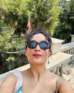 Kashish Khan Instagram - >>Swipe to see some Happiness and Heavenly Grace🪷✨♥️
Blessed to be graced with friends through whom god’s grace flows through, and the journey becomes a treasure♥️Thankyou @rahuljethi45 for all such blessed times, adventures in the wild and mystic intertwine🍃✨
#nainitaldiaries