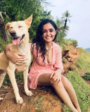Kashish Khan Instagram - When Kali meets Jesus, and they slip into the Endless🌊🏝️☀️
.
.
.
#travel #gokarna #incredibleindia #naturelovers #consciousness #awake #cosmicconsciousness #love #endless