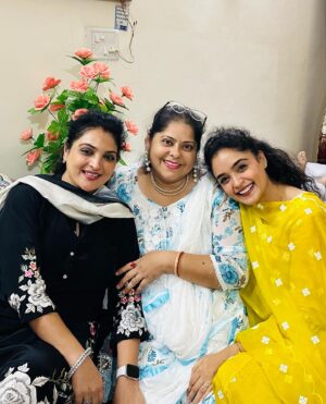 Kashish Khan Instagram - Eid Mubaarak🌙✨☺️