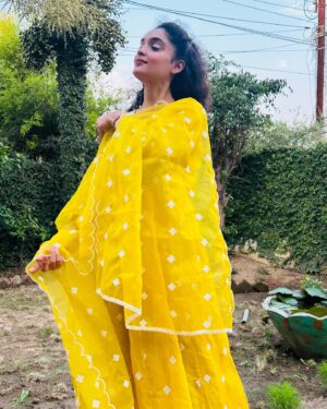 Kashish Khan Instagram - Eid Mubaarak🌙✨☺️