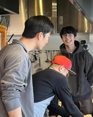 Kasidet Plookphol Instagram - อิรัชชัยมาเสะะะะะะะะะ
ทานอาหารให้อร่อยนะค้าบบ
#FullyBookedEP6
❤️🇯🇵🍲🍜🍴