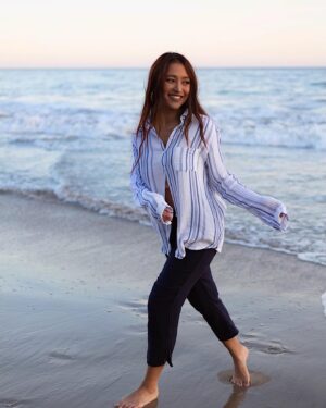 Kat Ingkarat Instagram - “The ocean was the best place,
of course. That was what she loved most. It was a feeling of freedom like no other, and yet a feeling of communion with all the other places and creatures the water touched.”
🌊 - Ann Brashares
📷 @jakesouthardvisuals