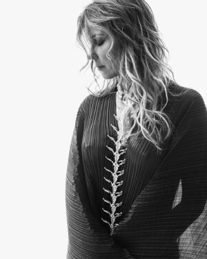 Katariina Souri Instagram - Not to be too dramatic but this is how it looks when you capture the essence of a bygone character in modern form, weaving strength and vulnerability into a few perfect frames.

All this possible thanks to the team featuring @katariina.souri #photographer @piamariarautio #muah @tintti_muah #jewellerydesigner @eerohintsanen and #outfit by @isseymiyakeofficial 

#photoshoot #studioshoot #portraitphotography #photoart #muah #finnishjewelry #styling #artdirector #stylist