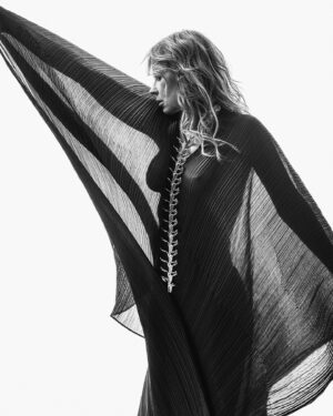 Katariina Souri Instagram - Not to be too dramatic but this is how it looks when you capture the essence of a bygone character in modern form, weaving strength and vulnerability into a few perfect frames.

All this possible thanks to the team featuring @katariina.souri #photographer @piamariarautio #muah @tintti_muah #jewellerydesigner @eerohintsanen and #outfit by @isseymiyakeofficial 

#photoshoot #studioshoot #portraitphotography #photoart #muah #finnishjewelry #styling #artdirector #stylist