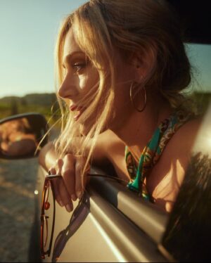 Katarina Čas Instagram - Mon nouvel ami☀️#ambassador #renaultaustral 
Čas za nove pustolovščine z novim SUV - Renault Austral E-Tech full hybrid-om. 🌟 #hybrid #newkidontheblock #loveit 
@renault_si 
📸 @ursapremik 
💄 @lea.bole