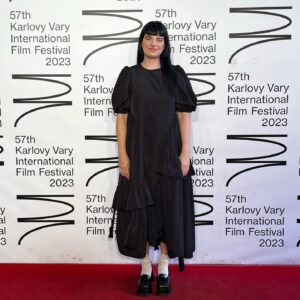 Katarzia Instagram - Robili sme titulnú skladbu pre sci-fi film Bod Obnovy, ktorý režíroval Robert Hloz. Dnes je premiéra na @kviff 
Ďakujem!

.
.
.

A ďakujem za šaty @blackout.therapyprague 🖤 a šperk @bold_studio_prg