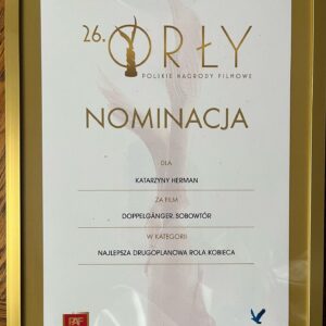 Katarzyna Herman Instagram - Uff .. WZRUSZ 
odebrałam właśnie nominacje do nagrody aktorskiej @pnf_orly -za „Doppelgangera” ale też nasz serial „1670” dostał nominację -co  to były za emocje ! Jakie zacne grono! 
Jestem 
USKRZYDLONA🦅

#wdzięczność
-biżu -motyle  od @bizuteria_sadva 
-płaszcz kosmos od @mmcstudiodesign
-sukienka @nataliasiebula
