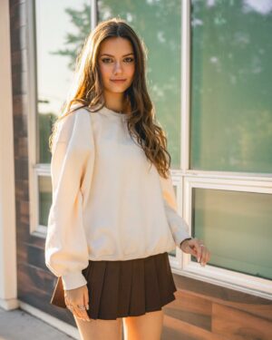 Kate Buatti Instagram - fall vibes🍁