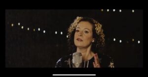 Kate Rusby Instagram - Whoo hoo!! 😃🎊 🌟🌟GLORIOUS🌟🌟
OUT NOW 😁😆 yee hoooo!!! 🎊

‘GLORIOUS’ proves categorically that Christmas is not just for Christmas, composed as it was one February when Kate, standing in her snow-laden garden and longing for spring, was captivated by the thought of a lost and broken angel sitting in one of the trees. It’s a song of renewal, healing, hearts of light and wings of love. It's likely to invoke the presence of those we need to reach out to, or those we have cherished and lost over the years in the most heartening and emotive manner possible. 

Watch the video here https://m.youtube.com/watch?v=SK9LRJG4-Bw

Get it for yourself https://purerecords.lnk.to/Glorious

Filmed in the snow ⛄️🌨️❄️ by James Lockey and Tyrone Braithwaite handheldcineclub