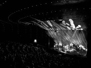 Kate Rusby Instagram - Aw hip hip hooray!!! Such a glorious audience tonight @ Derby Theatre you were amazing and we loved it 🥰❤️ thank you so much for having us. 🙏🌸⭐️

Next stop The Stoller Hall Manchester tomorrow!! Night night! 💫✨
📸me and Zak Nicholson