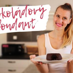 Kateřina Kolbová Instagram - Krásný večer!
No není nám úžasně? Sluníčko, energie, teplíčko... tyyyjo, dyť na to jsme od Vánoc čekali a díky za ty dary! Dočkali jsme se 😄😄

Mám pro Vás další supr čupr videorecept, pro všechny vášnivé čokoholiky (v první brázdě pro naši babču, pro kterou je Milka sprosté slovo😄)
Je to boží dezert 👌 mnoho restaurací jej zařazuje do svého menu, ale ne každý kuchař jej umí připravit, jak má a ze surovin, které jsou žádané.
Podívejte se na videjko a udělejte si tento rychlo dezertík se mnou. Budete nadšeni 🤩 (odkaz budete mít v níž nebo rovnou koukněte na moje webovky ladybaker.cz)
Po našem natáčení byl okamžitě fuč 😄 jsem šťastná, že si štáb (alias Alenka a Honza) tak liboval a pochutnal 👌🙏
Těším se na Vaše zpětné vazby,  komentáře a zprávy, jak se Vám čokoládová bomba povedla 😄

Zítra Vám opět do příběhu přidám další sladkost do degustačních krabiček 😊 už za 2 týdny v pátek 28. 6. si na nich budete moci pochutnat 🤩 pokud byste si chtěli krabičku rezervovat, ještě stále máte možnost 😊 už se nemůžu dočkat na tu skvělou prácičku 🤩❤

Mějte nádherný, pohodový večer a užívejte teplých letních nocí 🙋‍♀️
.
.
.
#cokoladovydort #cokolada #cokoladovyfondant #recepty #recept #videorecepty #degustacnikrabička #ladybaker #slaskou #miluju #vkuchyni #pastrychef #cheflife #chocolate #chocolatefondant #dessert #chocolatecake #motivace #dezert #zakusek #daybyme #usmev #beyourself #fitgirl #zlin #olomouc #huffposttaste #sladkybar #blogerka #dortik